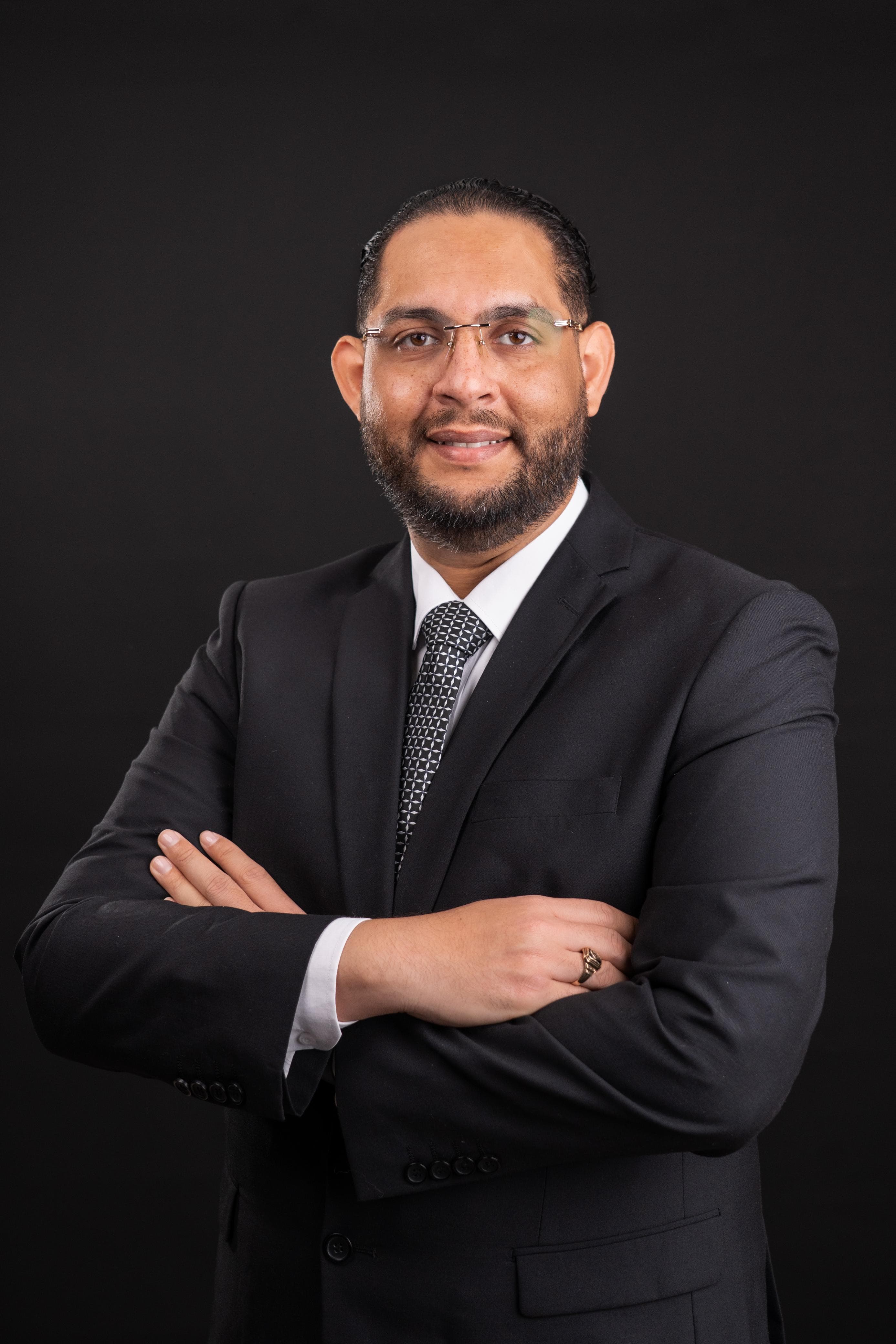 Dr. Juan Mena